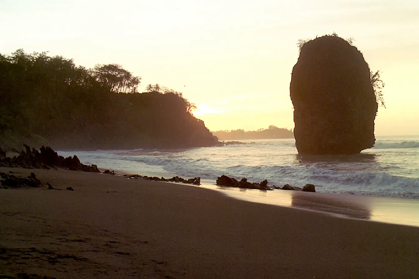 Playa El Tunco al atardecer